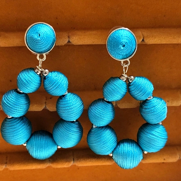 Elegant Blue Beaded Earrings - Picture 1 of 4